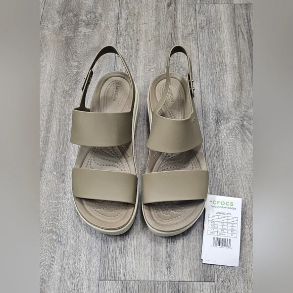 Crocs Women's Brooklyn Low Wedge Sandals - Size 8 *NWT* - Picture 3 of 7